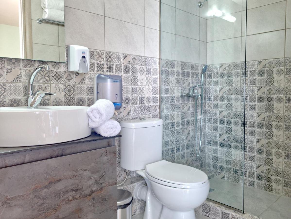 נפפקטוס Epipleon Luxury Suites -102- Δωμάτιο 45Τμ Με Βεράντα 35Τμ Μπροστά Στη Θάλασσα מראה חיצוני תמונה