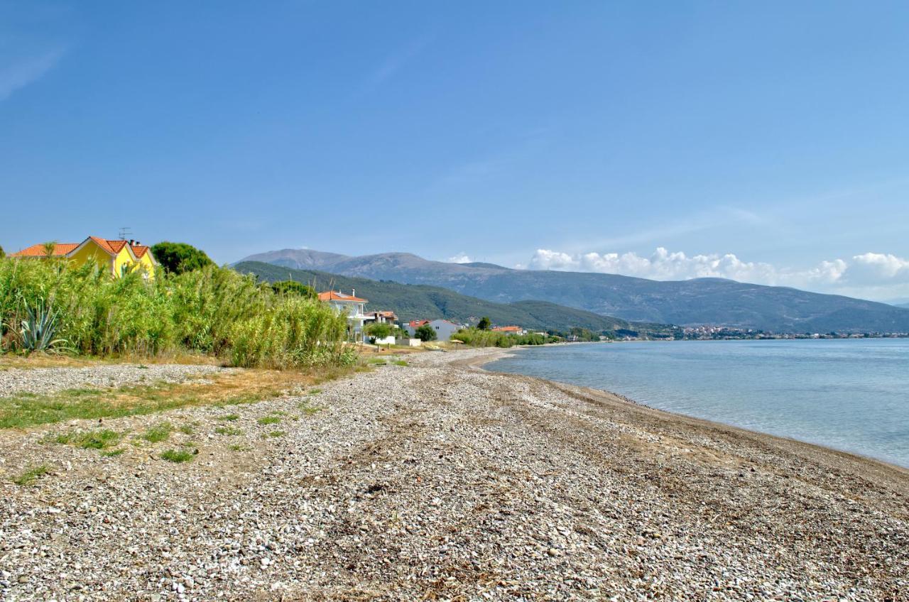 נפפקטוס Epipleon Luxury Suites -102- Δωμάτιο 45Τμ Με Βεράντα 35Τμ Μπροστά Στη Θάλασσα מראה חיצוני תמונה