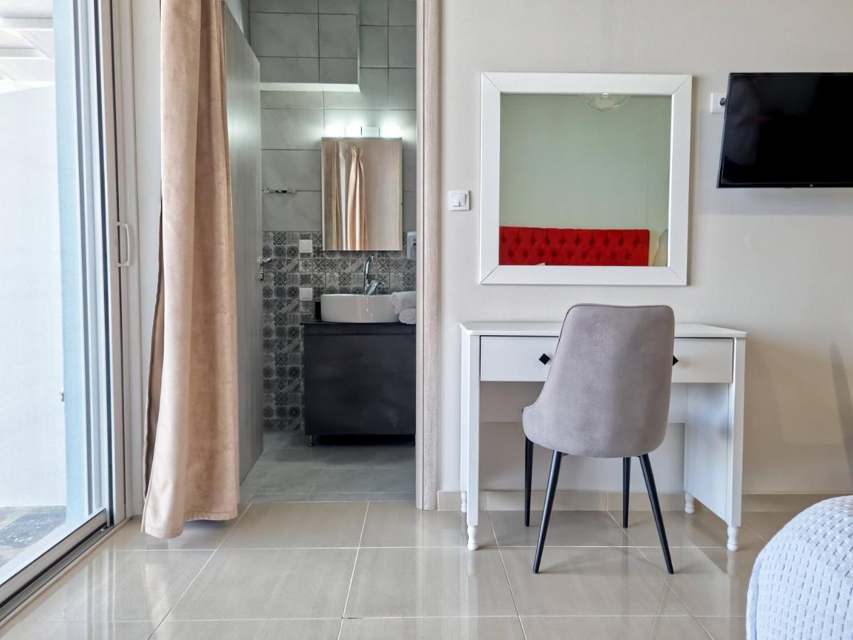 נפפקטוס Epipleon Luxury Suites -102- Δωμάτιο 45Τμ Με Βεράντα 35Τμ Μπροστά Στη Θάλασσα מראה חיצוני תמונה
